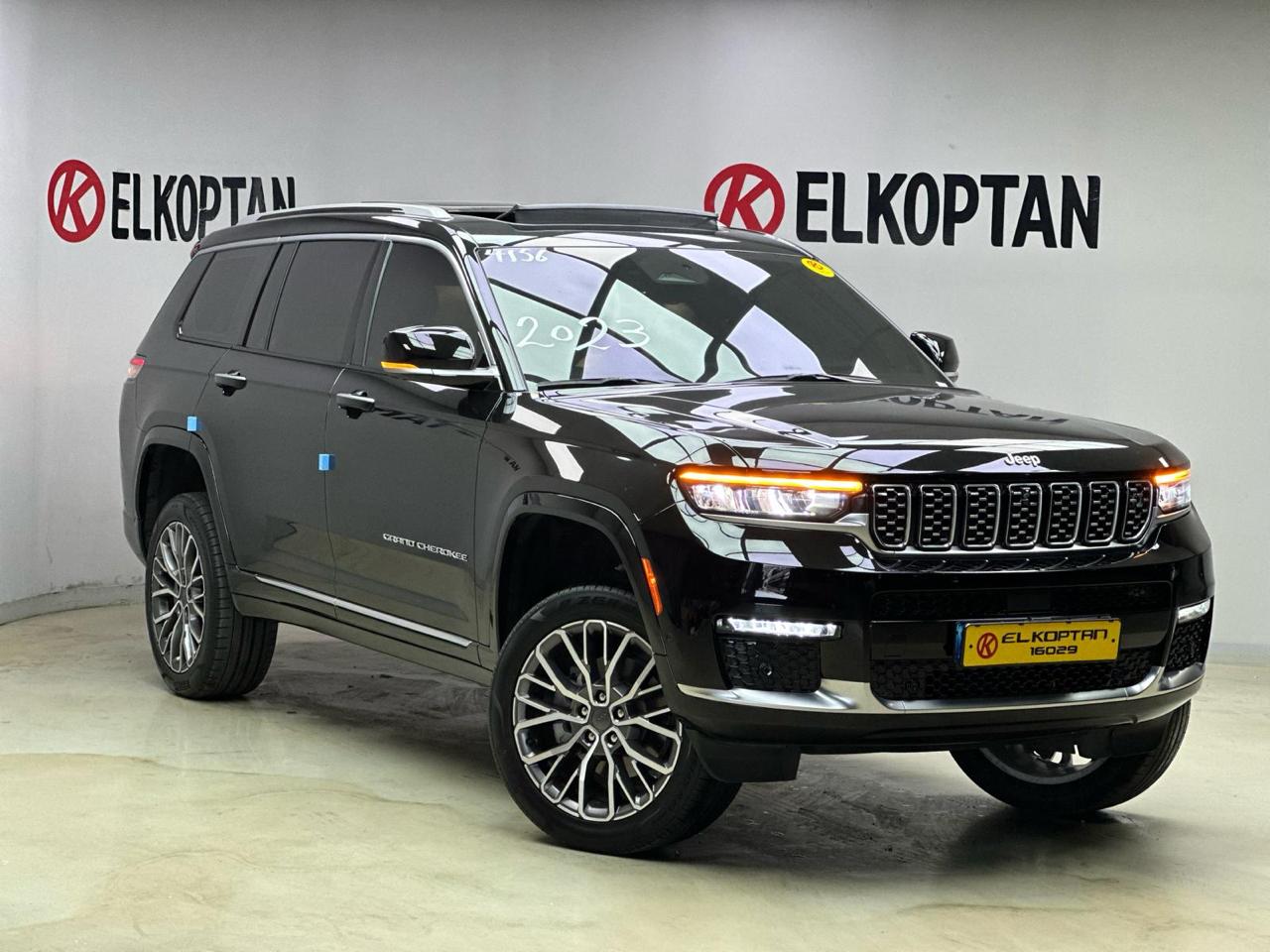 Jeep - Grand Cherokee