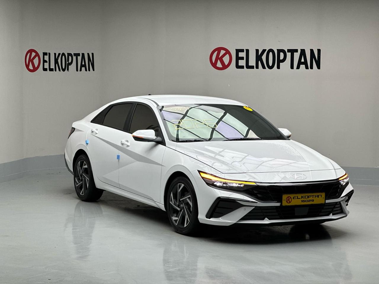 Hyundai - Avante CN7