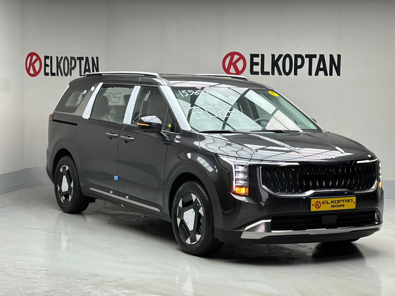 Kia - Carnival Hybrid