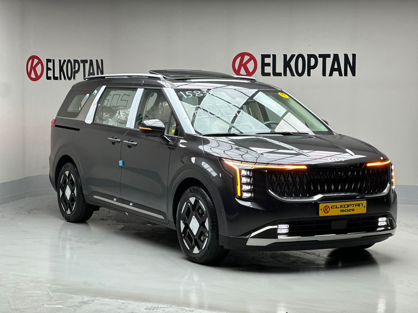 Kia - Carnival Hybrid